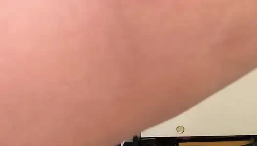 Pantat istri keliatan terlalu menggoda