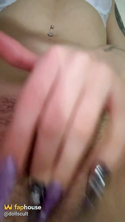 I Like Masturbating While Looking at My Pussy in Close-up.