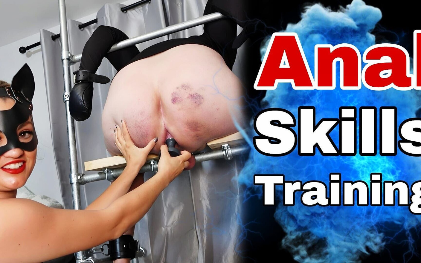 Entrenamiento de habilidades anales - dominatrix esclava estirada