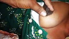 भारतीय देसी पत्नी बड़े स्तन वाली पत्नी को उसके पति ने चोदा