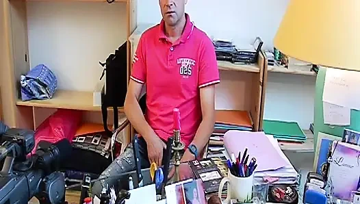 Грудастая французская крошка получила возможность сосать и скакать на члене