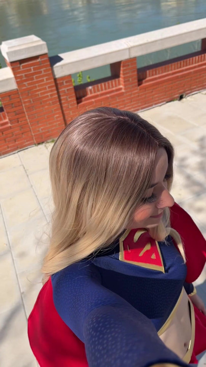 כן, אני הסופר-גירל שחיפשת