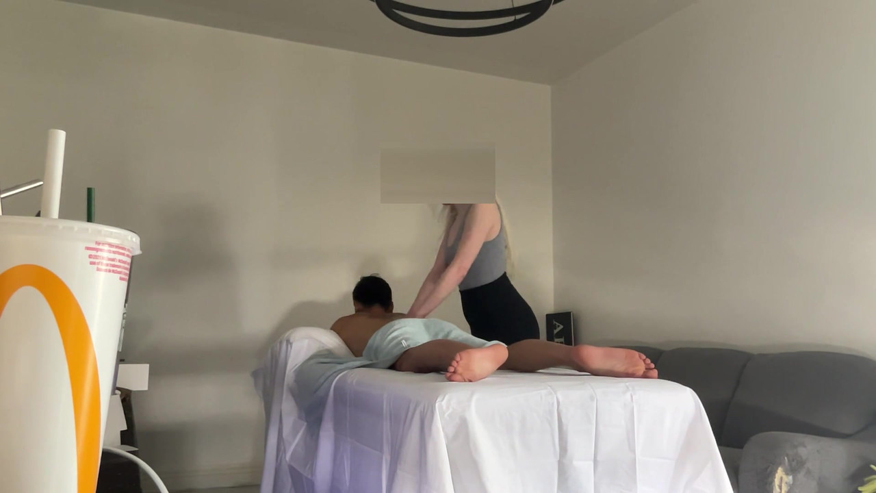 合法的芬兰 RMT 屈服于亚洲怪物鸡巴第二次约会