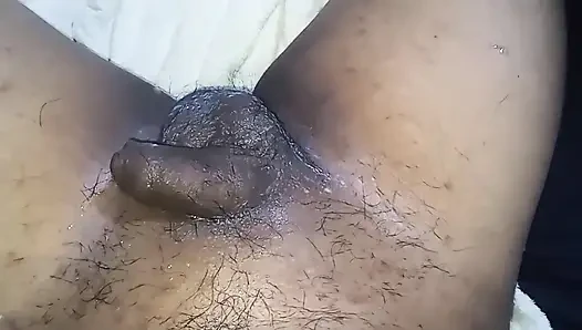 Mencukur penis dan peler tetanggaku, dengan cara kuno, kontolnya yang dicukur terlihat sangat lezat, dan aku memberinya yang pertama