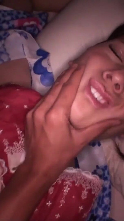 सौतेले भाई ने अपनी सौतेली बहन के लिए जमकर लंड चुसाई की। अनैतिक चूत में वीर्य | क्लिप 2