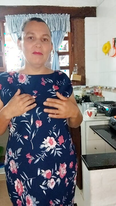Bekar anne parmaklarıyla mastürbasyon yapıyor