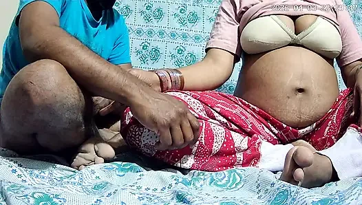 Seks dokter dan perawat India di rumah tangga desa