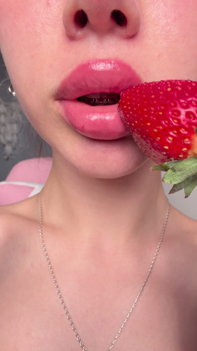 Juicy strawberry asmr - wet lips Close-up
