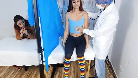 Мачеха отводит падчерицу к доктору!