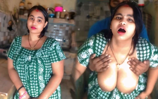 Desi bhabhi besar belahan dada menggoda di dapur gadis desa India panas terekspos