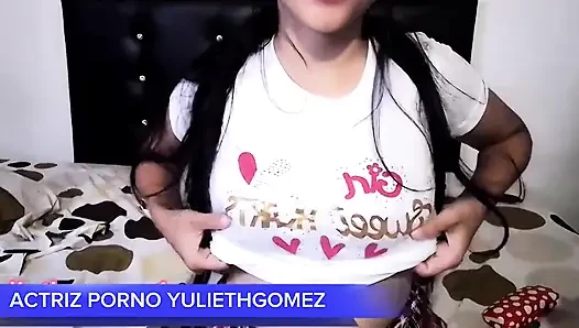 Apakah Anda tahu berapa usianya? Murid kolombia yang naif dan polos ini nawarin pantatnya untuk nilai yang lebih baik