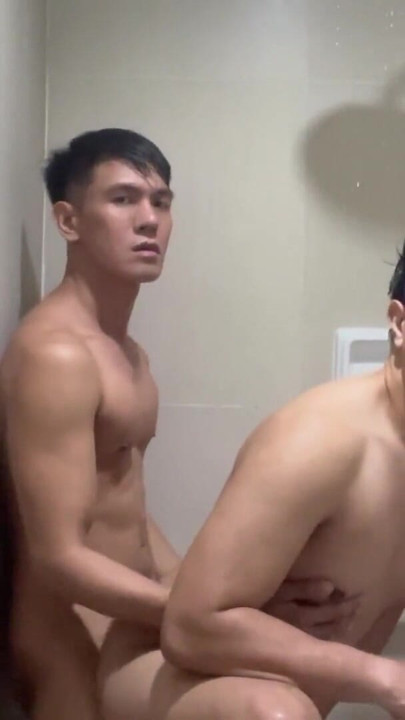 Jak Malik - Shower Time | Clip 1