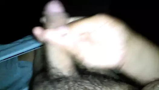 da karanlıkta kriko yapıyor... (cumshot yok)