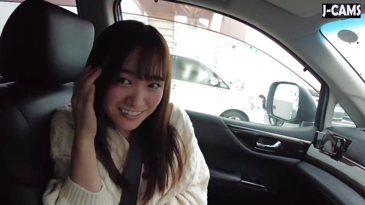 Affectionate Busty Tour Guide Teases with Sweet Exposure and a Willing Smile Part 1