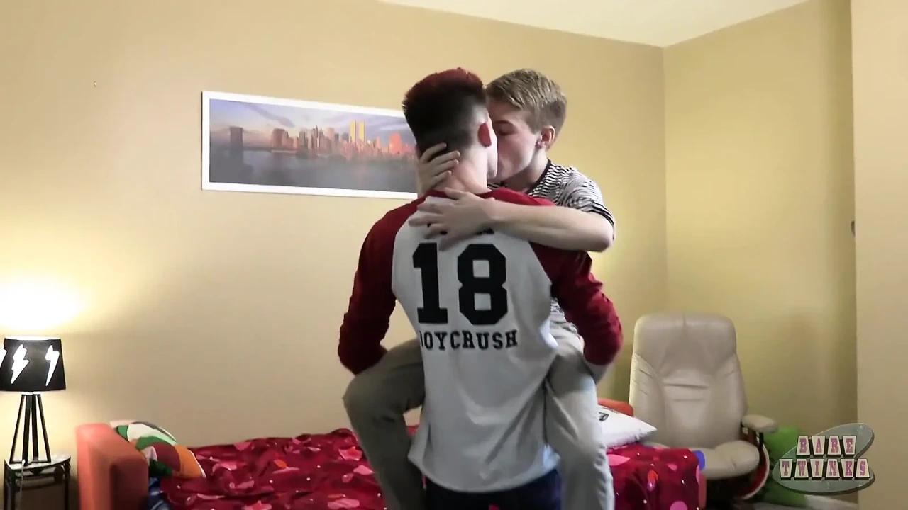 A Bareback Twink Hook up