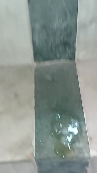 Thrill Hook Distracție riscantă pe scări Sper că nimeni nu ne-a văzut | Clip 1