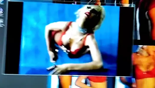Christina aguilera boşalıyor #1