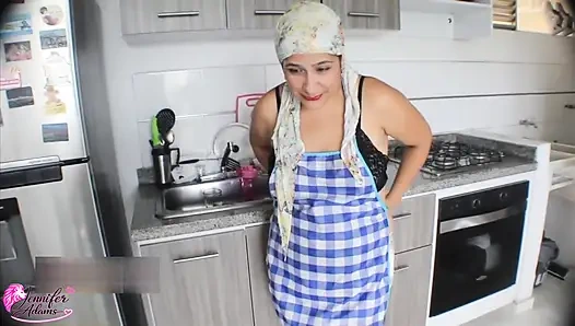 Rich milf cleaning company is late and I fuck her to make up for the lost time and give her a good score - Porn