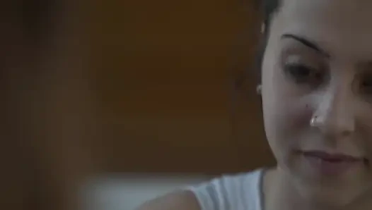 Aksi lesbian Maquillaje dengan menjilati memek