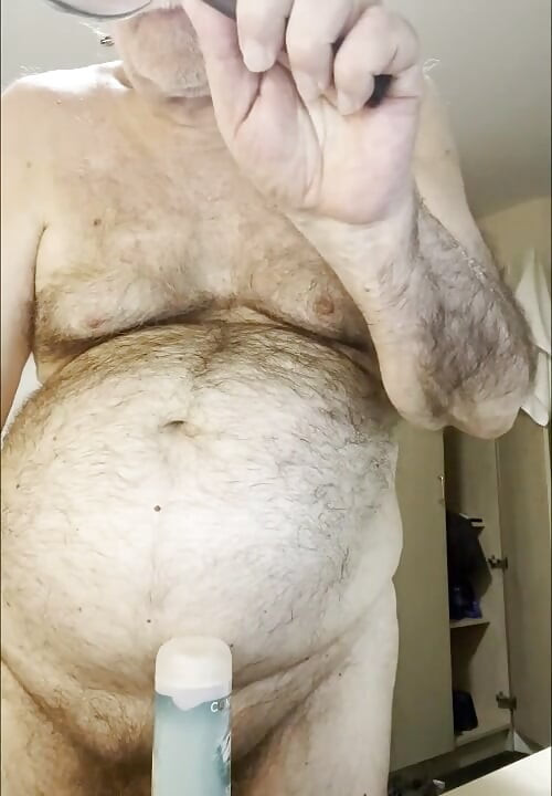 המאמן קארל עירום לאוהדים 6908