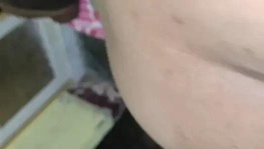 Hintli üvey kız kardeş üvey erkek kardeşi tarafından domaltılarak sikiliyor
