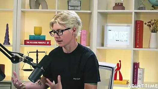 Khloe Kingsley: Сквирт на камеру и красные флаги