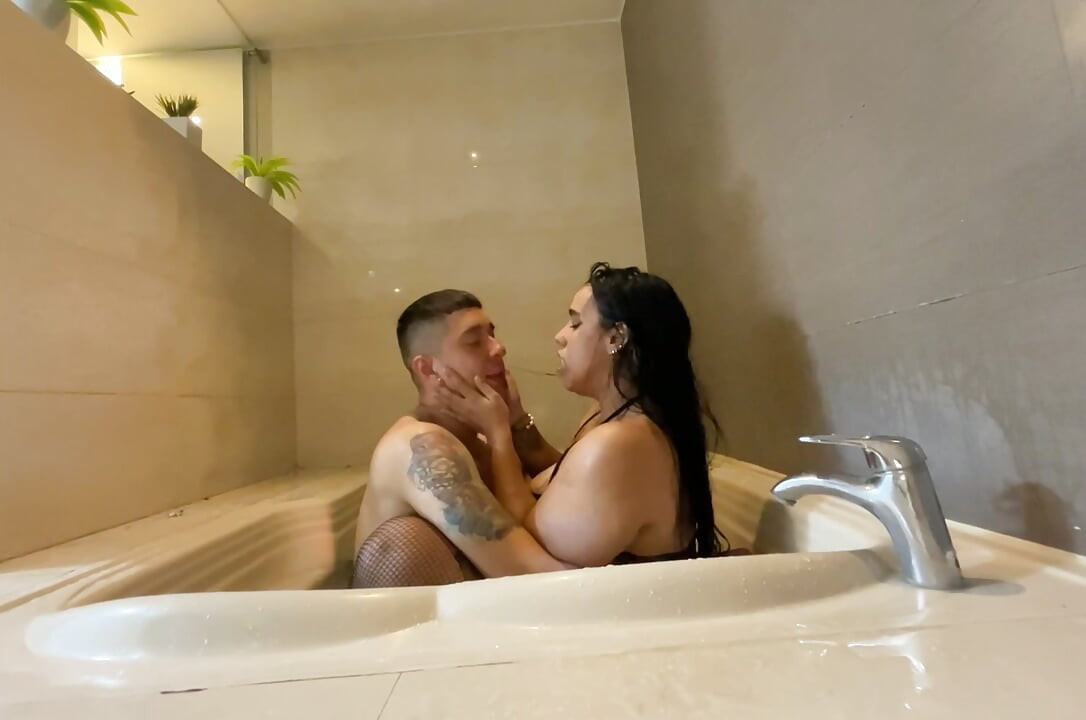Mexican bbw cheating in the hotel jacuzzi