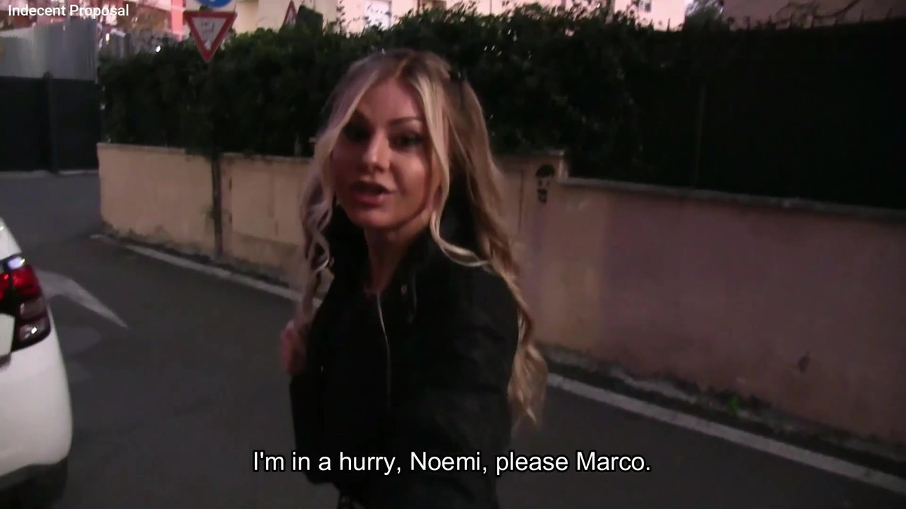 非常性感的意大利熟女神圣地吮吸鸡巴