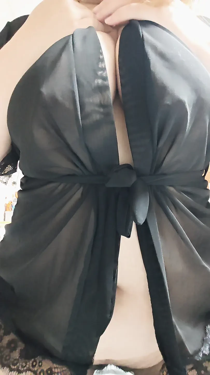 Come and see my sexy big breasts and big