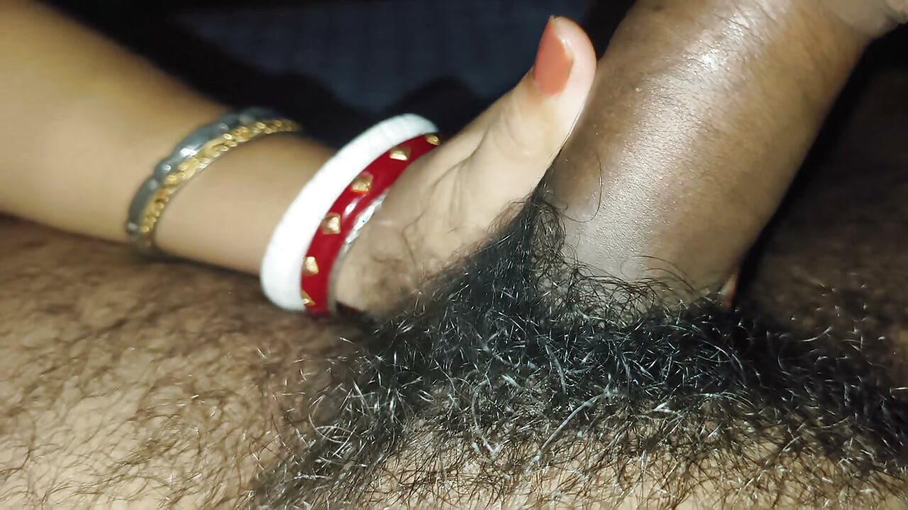 Indian desi wife milk show and try to use double in her pussy
