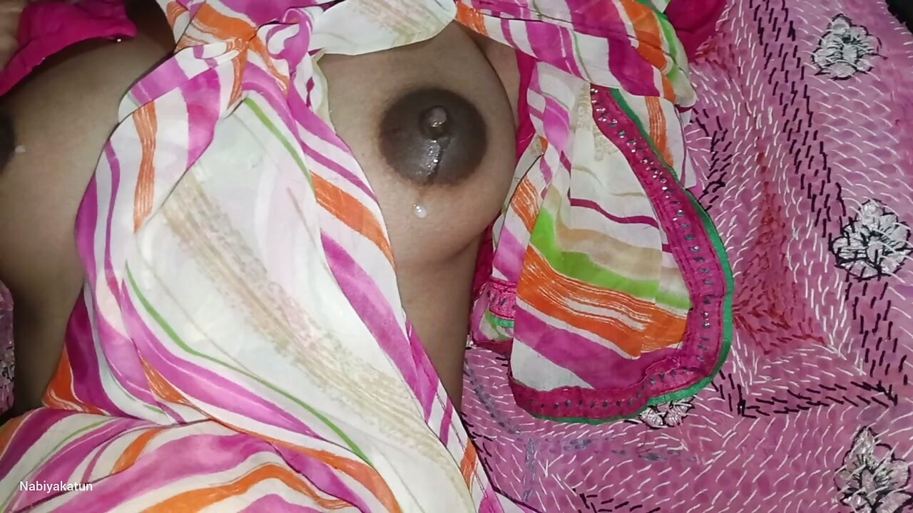 Bhabhi Hồi Giáo Ấn Độ vú to vắt sữa và bị địt mạnh bắn tinh