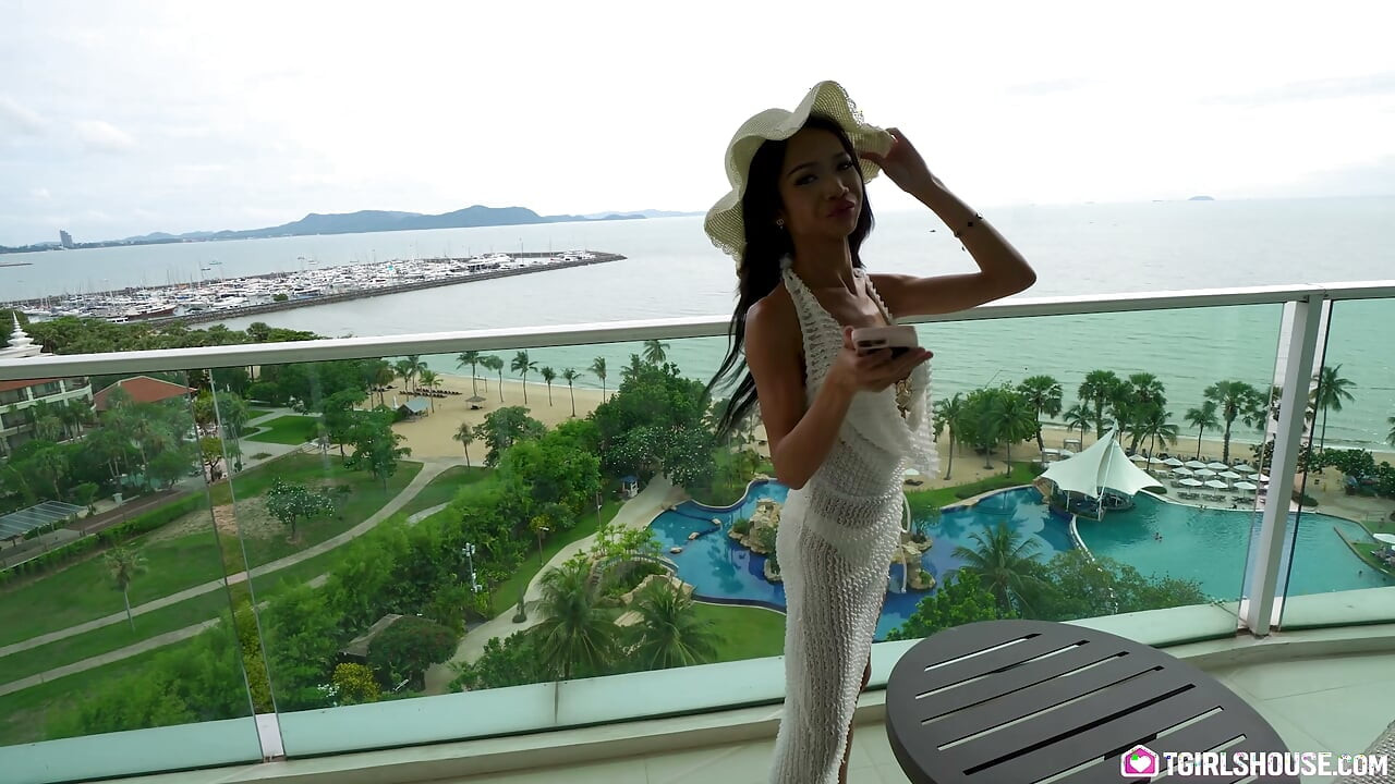 TGIRLSHOUSE - Ladyboy Surprise Petite Trans With Big Dick Wants To Be Famous