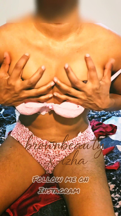 Nezaboravni trenutak od "Novi pt pt 1 brownbeauty_x_izha indijska Kerala Mallu Zgodna žena Izha senzualno striptiz i pušenje dildo kerala zgodna mallu žena"