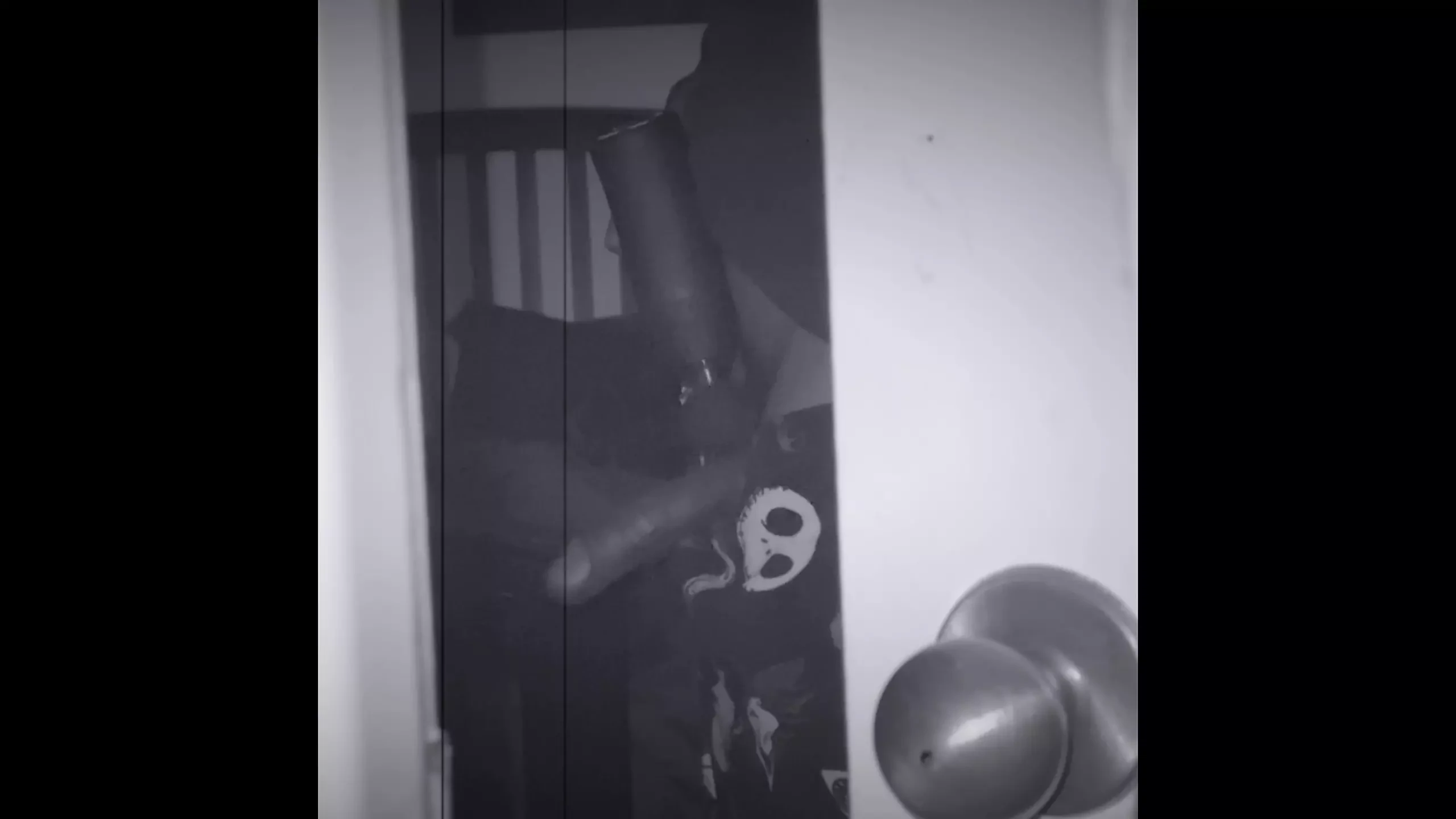 ROOMMATE PEAKING AT ME MASTURBATE
