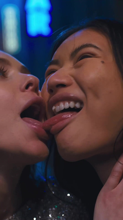Futa Gangbang - Blonde Massive Anal Orgy