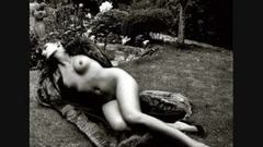 Холодная красотка - обнаженное фото с Helmut Newton
