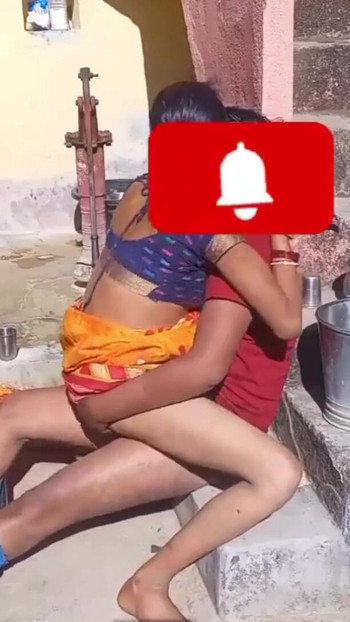 Unforgettable moment from "Savita bhabhi ko angan me hi chod diya dhup bahut tha"