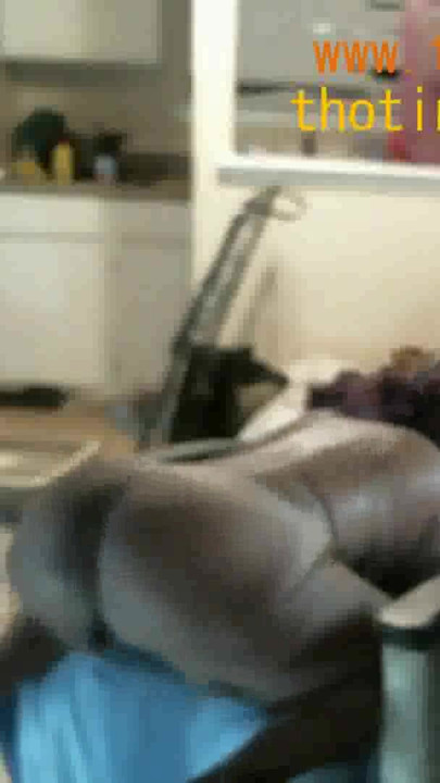 Emocionální okamžik z "Thot in Texas - Domácí skutečná amatérská černá ebony Velký zadek vol 2"