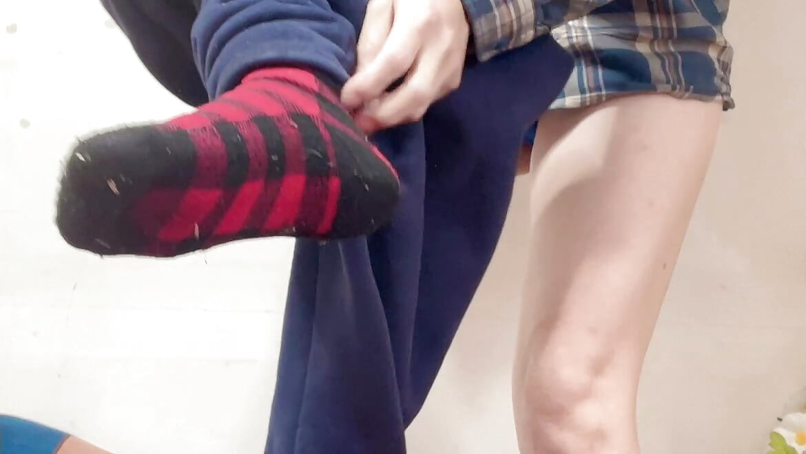 Hana Bære Rødt Outfit I Dag Hendes Sexede Perfekte Krop Petite