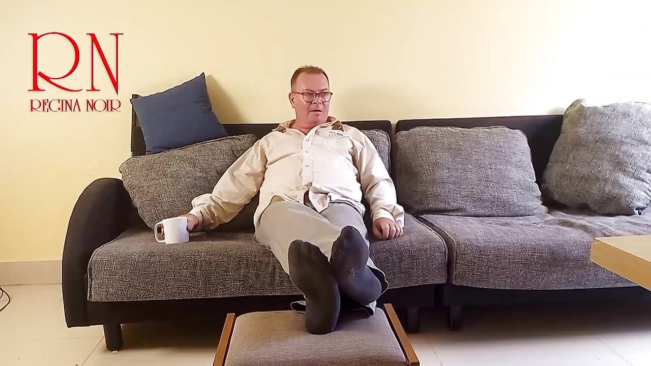 Follando a la criada mientras la esposa está fuera! Marido infiel.  Esposa traicionada. Escena 3