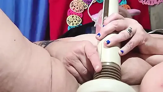 Good Vibrator Deep on That Clit