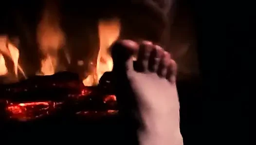 Aufwärmen meiner Füße, um ihnen einen schönen heißen Footjob zu geben, keine Kopfhörer erforderlich