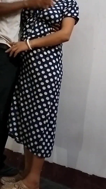 Uzbudljiv trenutak iz filma "Indijski učitelji seksaju učenika, 2. dio (službeni video Villagesex91)"