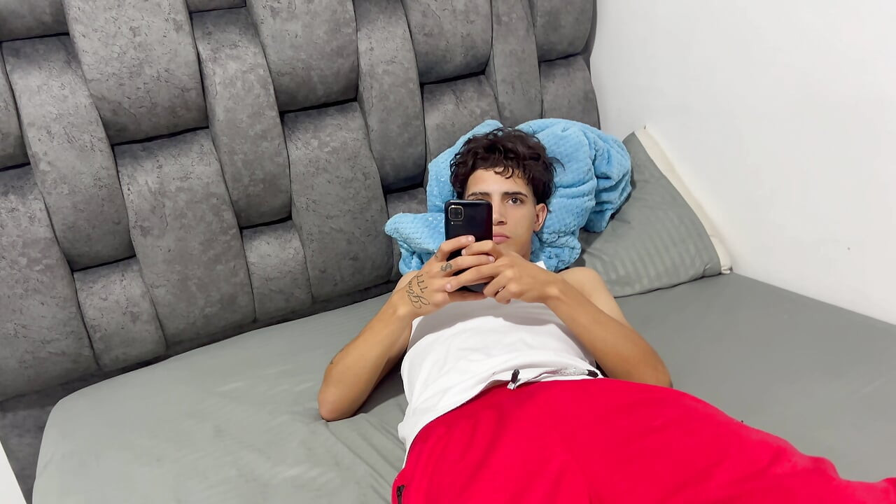 My young stepsister is greedy for my big cock and lifts me up with a delicious blowjob