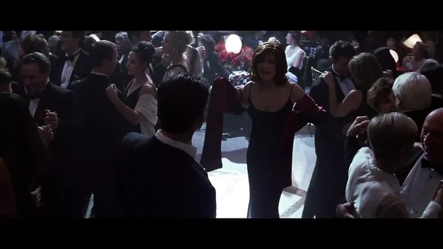 Секс-сцена знаменитости Rene Russo - роман с Томасом (Crown) (1999)