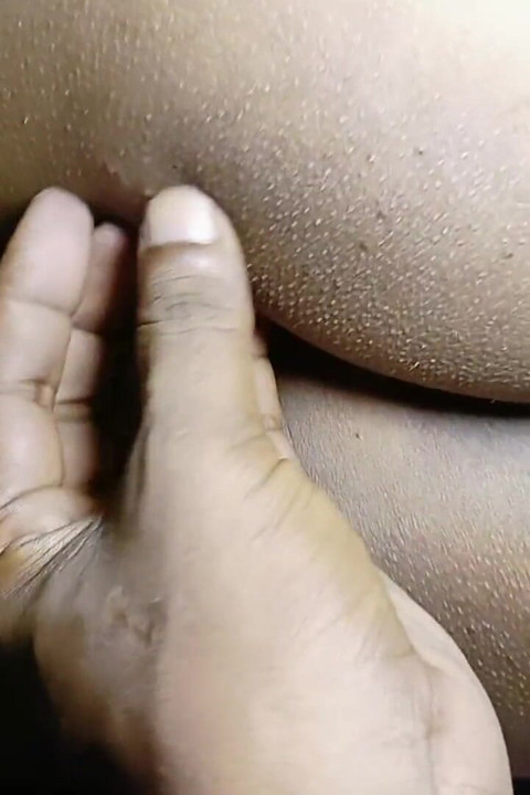 Desi Girl Natural Tits or Pyssy
