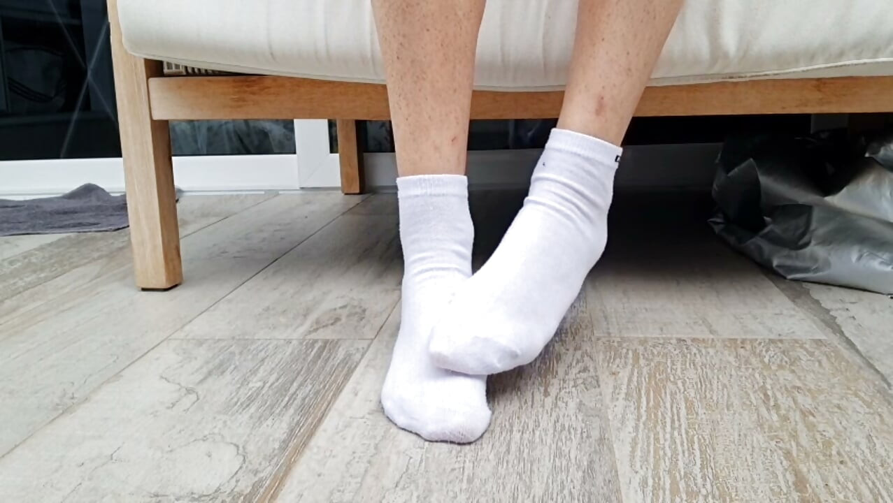 White Ankle Sock Peal & Reveal: Slim Arch And Delicate Toes