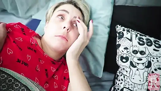 Suamiku ngentot sama temanku sendiri supaya aku bahagia