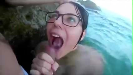 Blowjob and cumshot in the ocean
