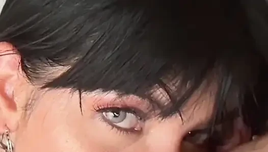 Трах с челюстью в видео от первого лица - сексуальная латина-брюнетка не имеет пощады к большому хую в скачке наездницы и раком